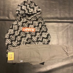 Levi’s sweater pants set sweater size S 4-5 boys and pants size XS 4 boys